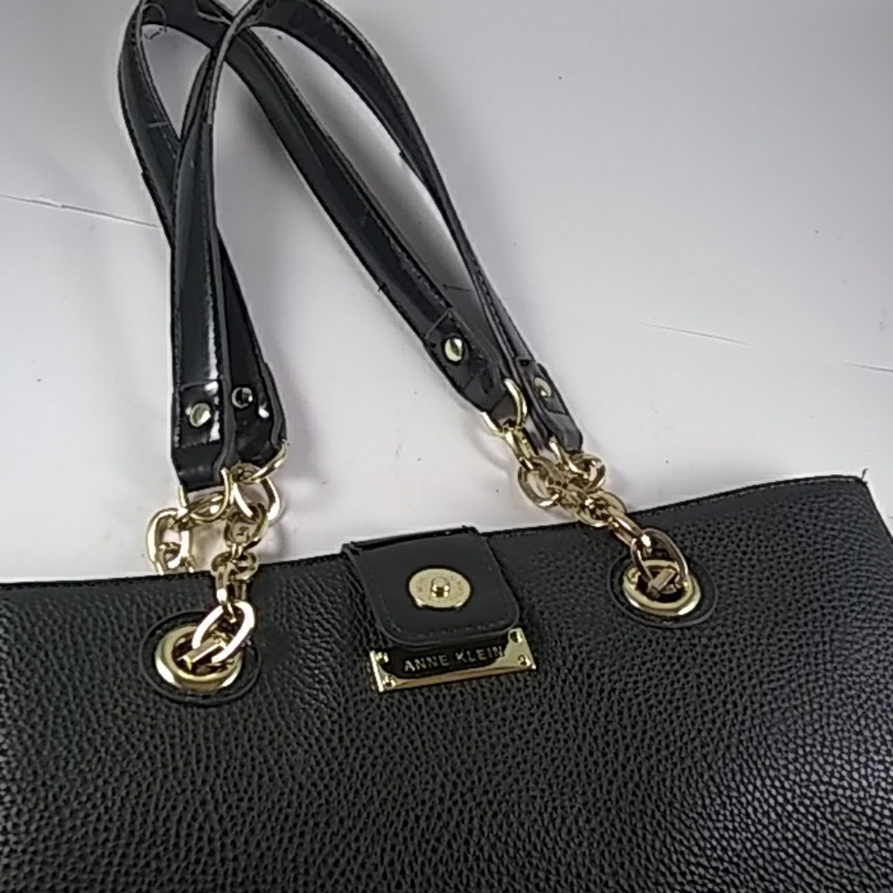 Purse - Picture 2 of 3